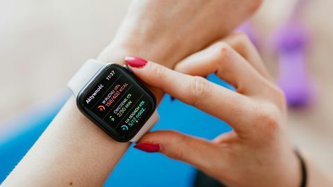 Smartwatch Addict Your Smartwatch addiction Is Making You Anxious — And Nobody Is Talking ...