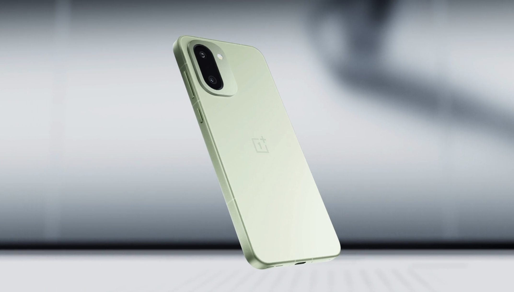 OnePlus 15R Is a BEAST – Flagship Power, Insane Battery, One Shocking Change!